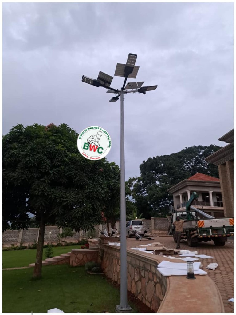 Traffic light pole assembly